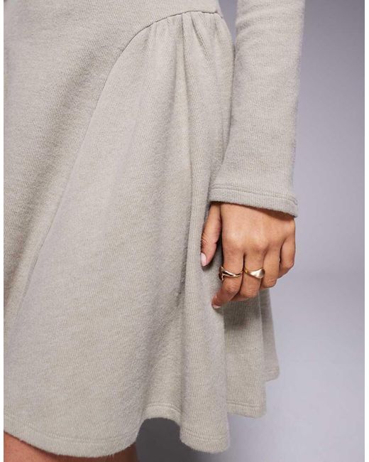ASOS Superzachte Mini-Jurk Met Lange Mouwen En Godetplooien in het Gray