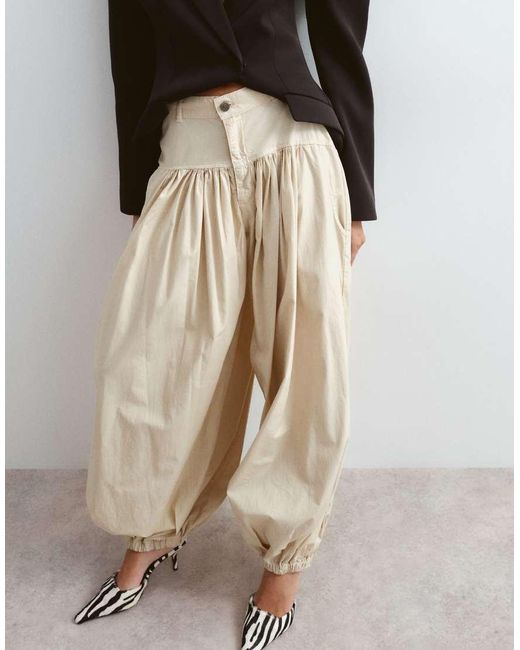 ARRANGE Natural Waist Seam Balloon Leg Trousers