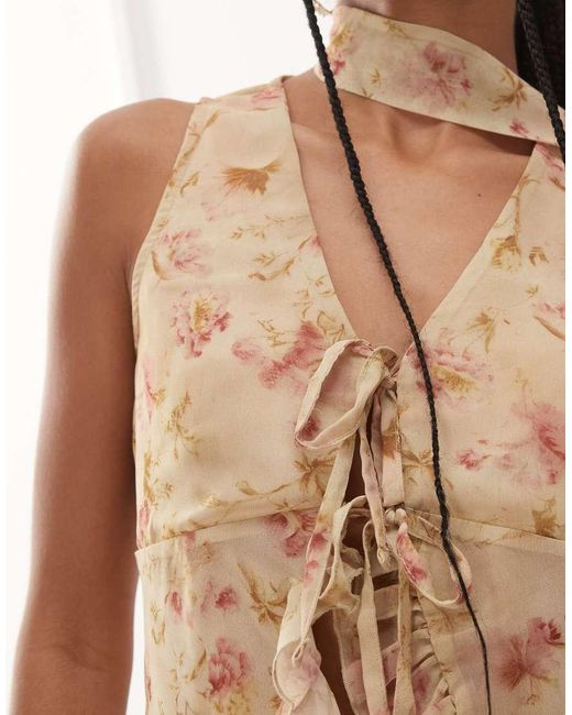Reclaimed (vintage) Blouse Van Chiffon Met Bloemenprint, Ruches En Gestrikte Voorkant Met Bijpassende Sjaal in het Natural