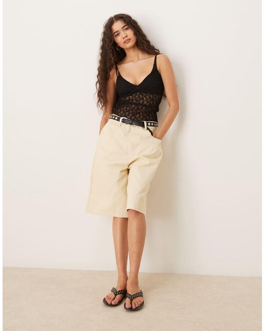 Top De Tirantes De Encaje De ASOS de color Black