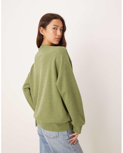 Top A Maniche Lunghe Morbido Color Kaki Con Finitura Raccolta di ASOS in Green