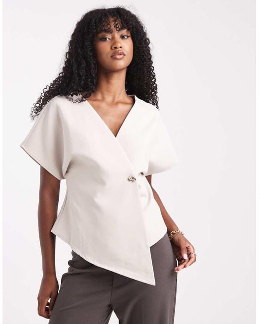 Top Color Crema Con Parte Delantera Cruzada Y Botones De Metal Repujados De -Blanco Vero Moda de color White
