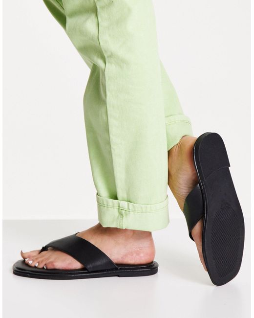 Schuh Tracy Thong Sandals in Black | Lyst UK