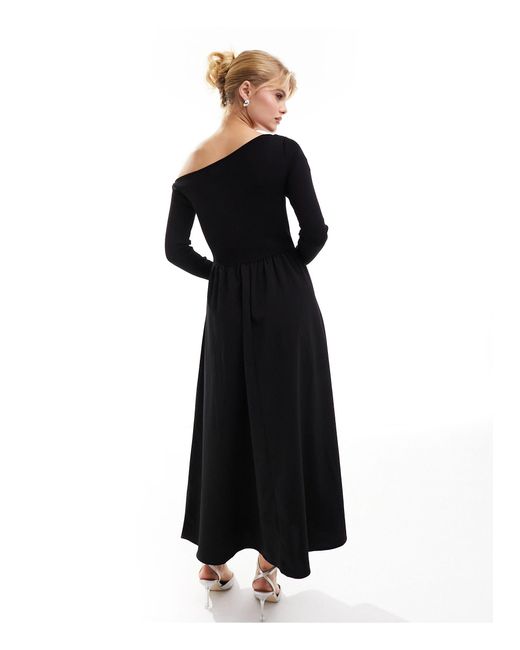 Urban Revivo Black Off-shoulder Full Skirt Midi Dress
