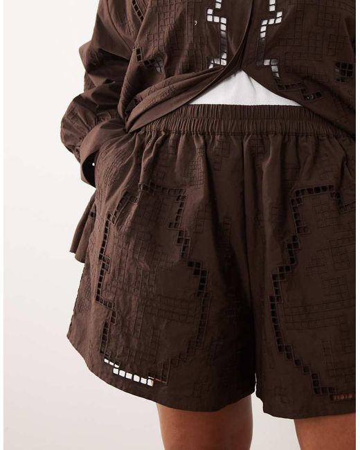 ARRANGE Brown Curve Cutwork Embroidered Shorts