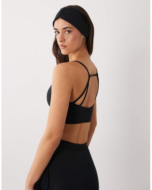 4505 Black Medium Support Sports Bra With Removable Padding