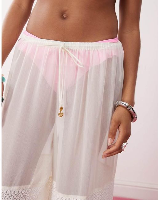 Pantalones Playeros Sin Cierres Con Paneles De Encaje De Reclaimed (vintage) de color Pink