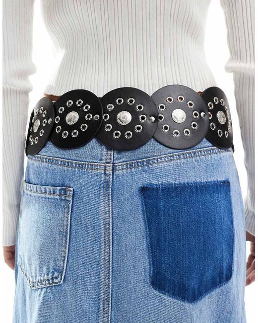 Cintura Nera Con Borchie Stile Western A Moneta di Stradivarius in Blue