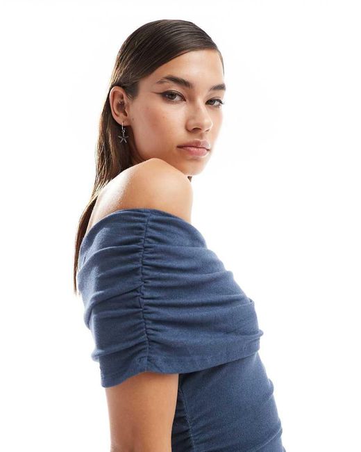 Lioness Gebreide Geplooide Maxi Jurk Met Gerimpelde Bardothals En Verlaagde Taille in het Blue