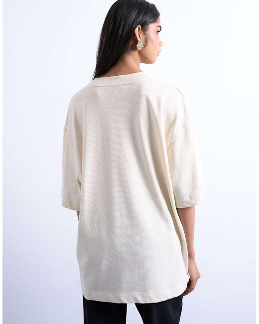 T-Shirt Oversize Color Sabbia Con Spalle Scese di TOPSHOP in White
