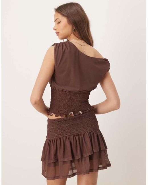 Top Marrón Con Cuello Asimétrico Y Cintura Fruncida De (Parte De Un Conjunto) ASOS de color Brown