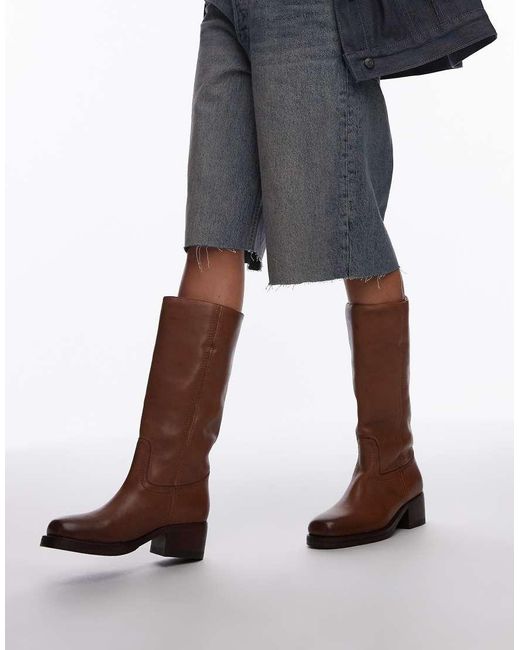 Kyley di Bronx in Brown