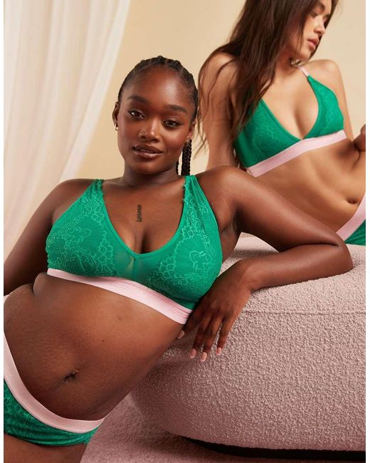 Lemonade Dolls Vollere Buste in het Green