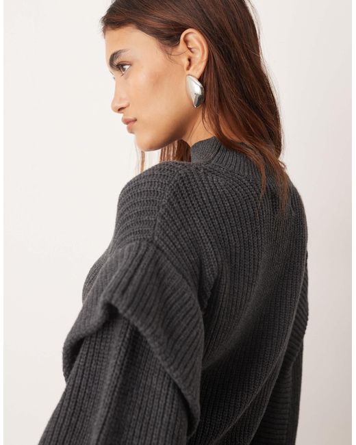 Pull sculpté en maille travaillée avec détail aux épaules - anthracite ARRANGE en coloris Brown