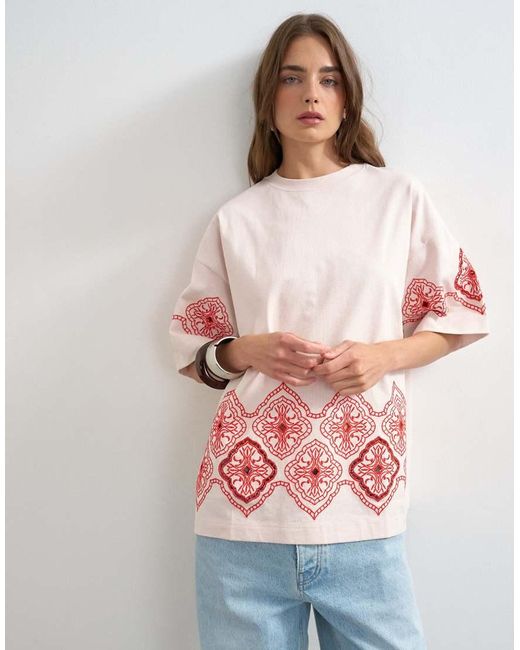 TOPSHOP White Embroidered Contrast Cut Out Oversized T-shirt