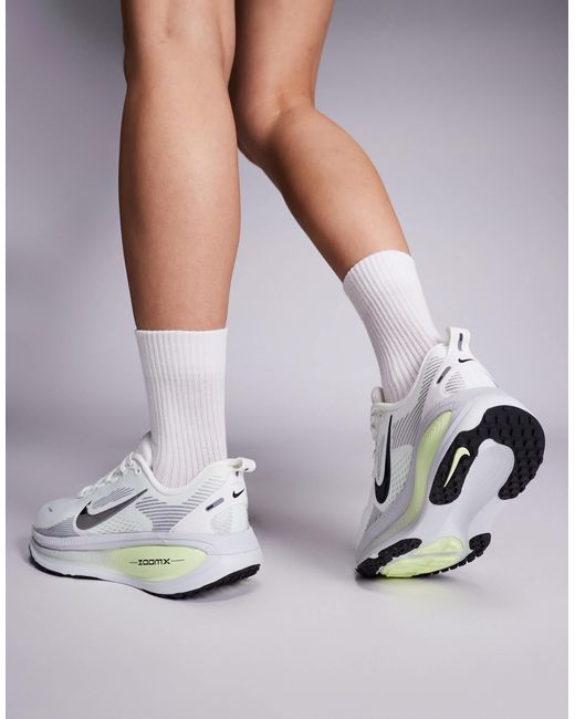 Vomero 18 - baskets - et vert Nike en coloris White