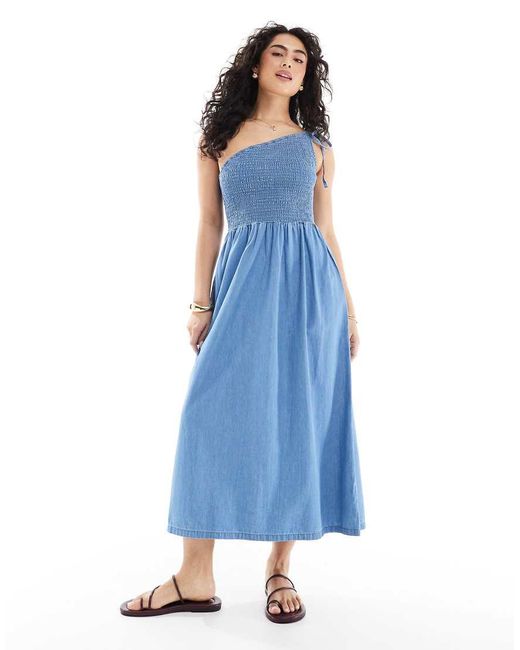 Vestido Vaquero Midi Con Lavado Y Cuello Asimétrico De Denim Suave De ASOS de color Blue