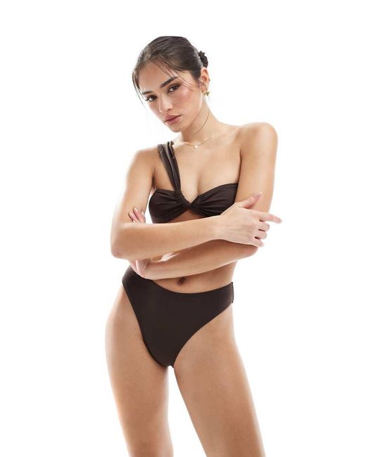 4th & Reckless Asymmetrisch Bikinitopje Met Blote Schouder in het Black