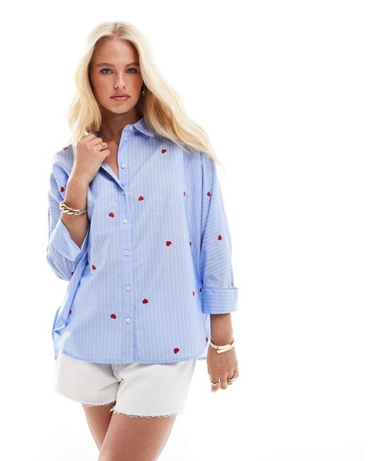 Camicia A Righe Con Cuoricini Ricamati di ONLY in Blue