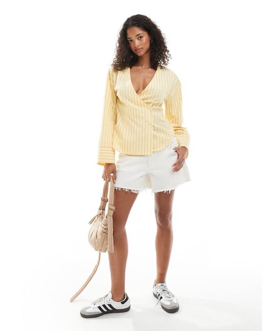Camicia A Righe Senza Colletto Con Maniche Cocoon di ASOS in White