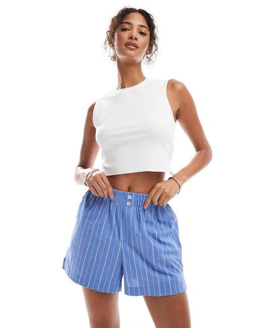 Short rayé façon caleçon - /blanc ONLY en coloris Blue