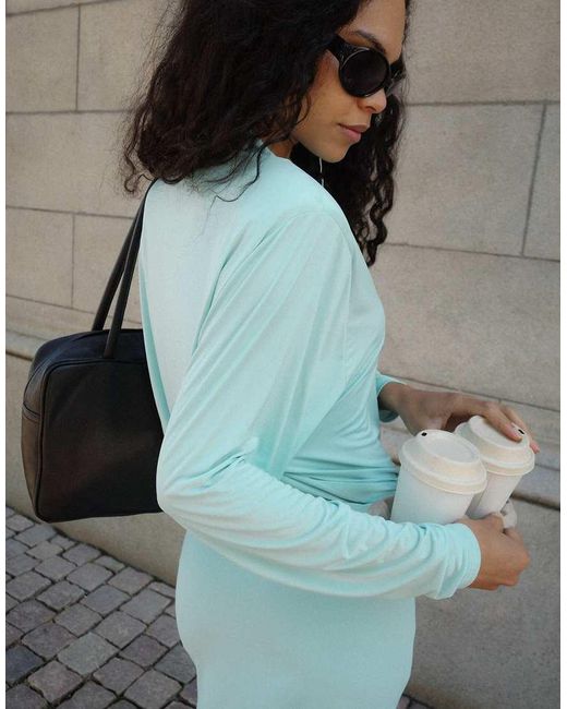 NA-KD Blue Shoulder Pad Volume Top