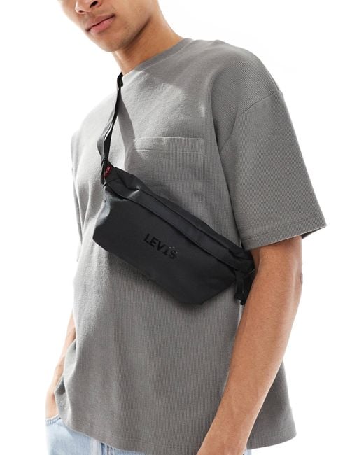 Levi's – e umhänge-gürteltasche mit farblich abgestimmtem logo in Gray für Herren