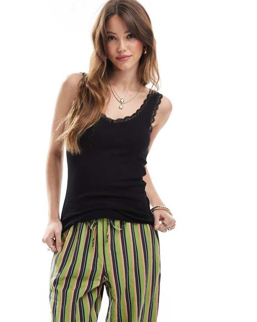 New Look Black Lace Trim Vest