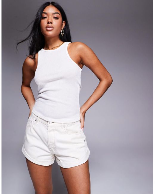 Short en jean décontracté avec ourlet retroussé - écru ASOS en coloris White