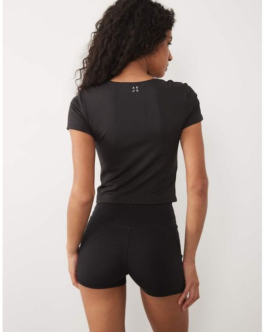 4505 Black Active Scoop Neck Baby Tee With Inner Bra And Removable Padding