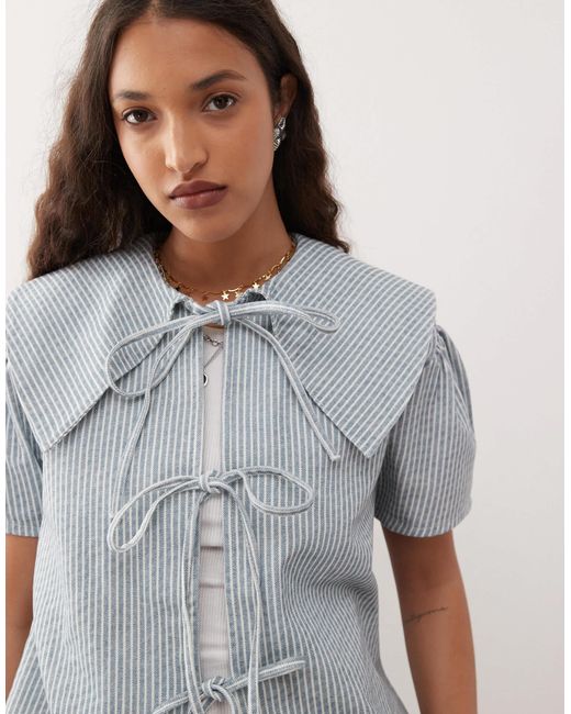 Top d'ensemble en jean noué devant à fines rayures Reclaimed (vintage) en coloris Gray