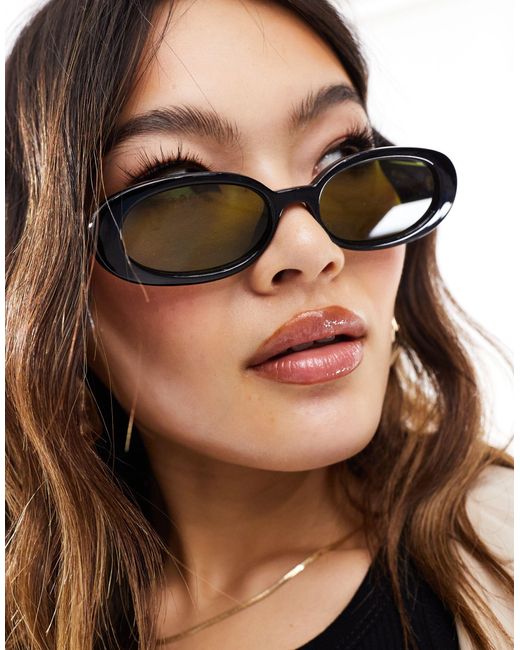 X asos - outta love - occhiali da sole ovali neri con lenti verdi di Le Specs in Black