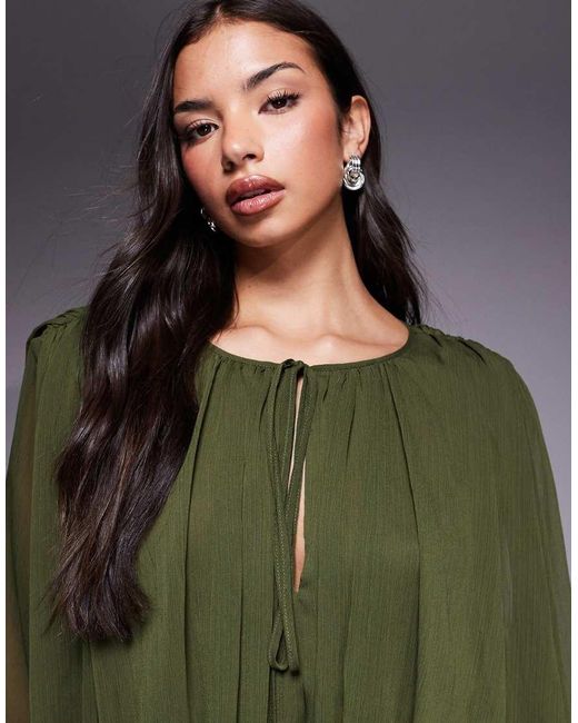 Petite di Lioness in Green