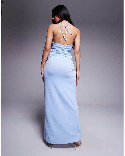 Vestido Largo Azul Claro Escotado Con Pliegues, Cintura Entallada Y Cordones En La Espalda De ASOS de color Blue