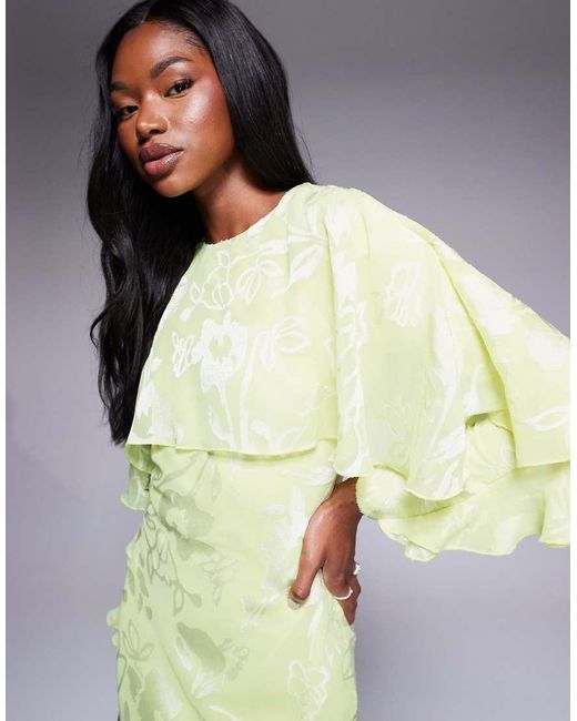 ASOS Schuingesneden Maxi-Jurk Van Gebloemd Jacquard Met Lange Mouwen, Ruches En Capedetail in het Multicolor
