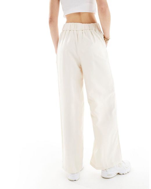 Pantalon d'ensemble ajusté large à taille haute - crème Jdy en coloris White