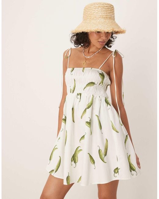 ASOS Natural – minikleid aus popeline aus baumwoll-popeline mit gesmokter brustpartie und grünem chili-print