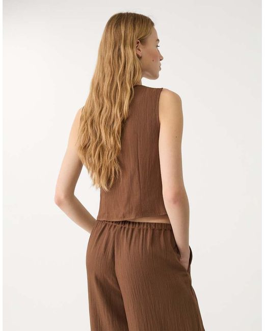 Stradivarius Top Met Textuur En Knopen in het Brown
