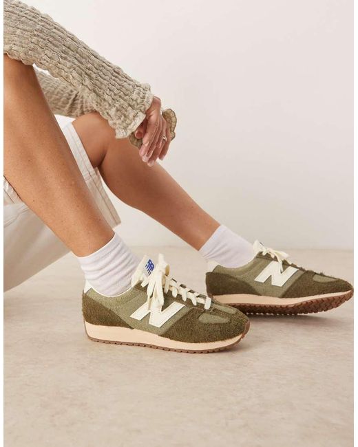 471 di New Balance in Natural