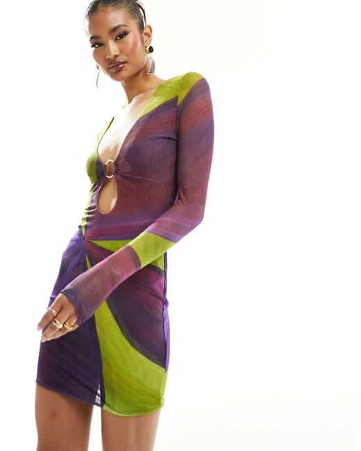 Vestido Corto Morado Y Verde Lima Ajustado Con Cuello Ancho Y Abertura De Malla Eos De FARAI LONDON de color Purple