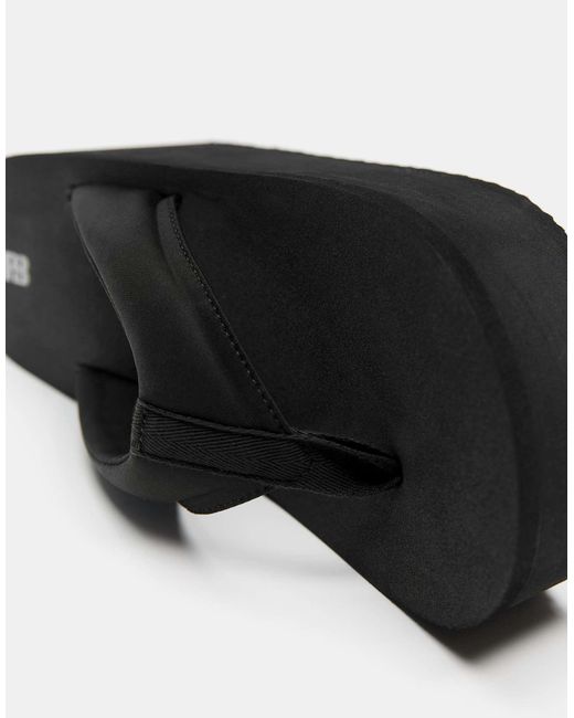 Tongs compensées à plateforme Pull&Bear en coloris Black