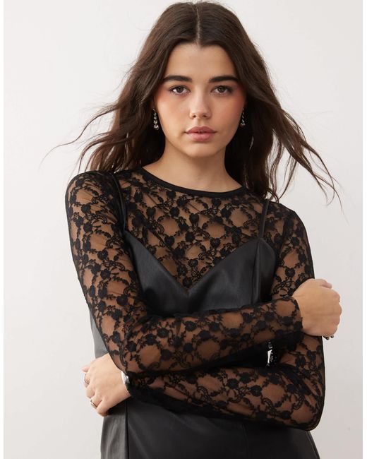 Miss Selfridge Black – kurzes 2-in-1-trägerkleid aus kunstleder mit spitzensaum