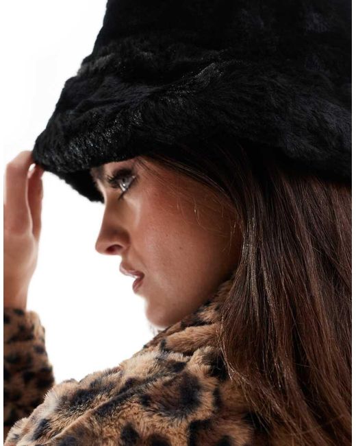 Pieces Bucket Hat Van Imitatiebont in het Black