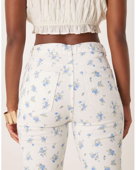 Jean droit à taille mi-haute et imprimé fleurs ASOS en coloris Natural