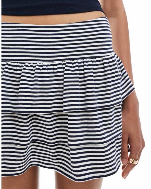 Gonna Pantalone A Vita Medio Alta Bianca E Nera Con Volant di Hollister in Blue
