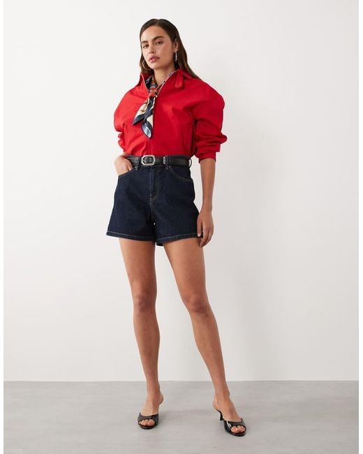 In Collaborazione Con Hailey Bieber di Mango in Red