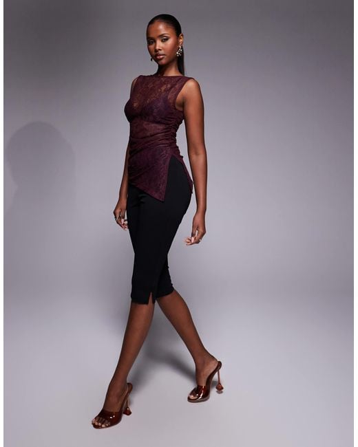 Top asymétrique sans manches froncé sur le côté en dentelle - bordeaux ASOS en coloris Purple