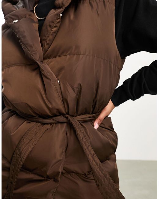Albert - doudoune sans manches à taille nouée - marron chocolat Threadbare en coloris Black