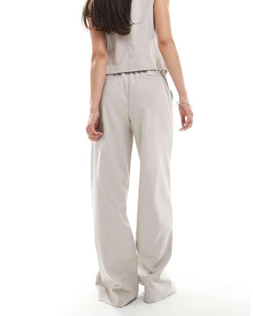 Pantaloni Sartoriali Con Fondo Ampio Grigio Chiaro Gessato di Object in White