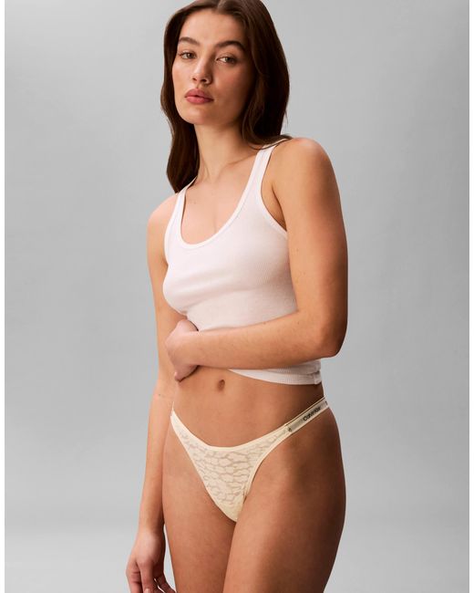 Icon lace - string échancré - clair Calvin Klein en coloris Yellow